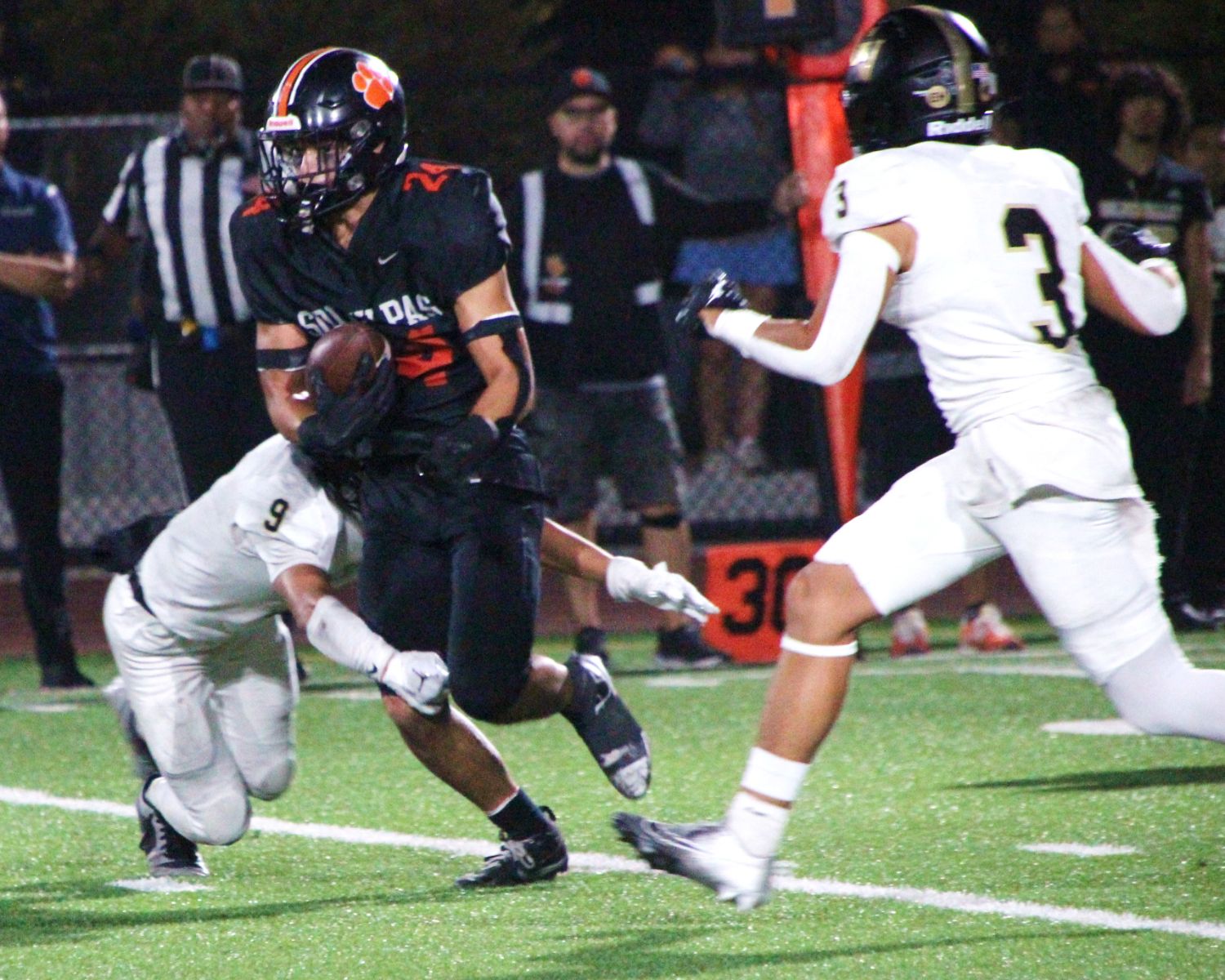 PHOTO: Henk Friezer | The South Pasadenan | South Pasadena High, now 2-2, dropped a 21-7 contest to Golden Valley, out of SantaClarita, Friday night. The Tigers are now is gearing up to play their final non-league game on the road September 20 against Alhambra. After a bye, the Tigers then host Pasadena Poly October 4 in the Rio Hondo League opener.