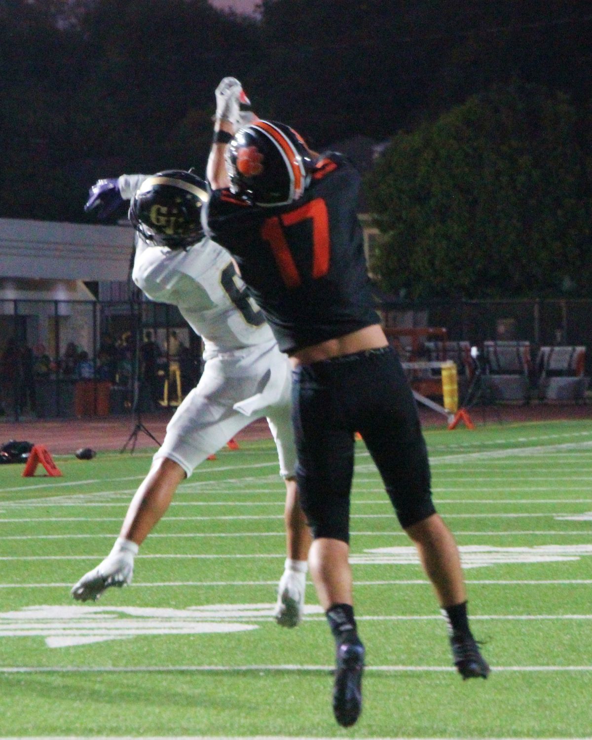 PHOTO: Henk Friezer | The South Pasadenan | South Pasadena High, now 2-2, dropped a 21-7 contest to Golden Valley, out of Santa Clarita, Friday night. The Tigers are now is gearing up to play their final non-league game on the road September 20 against Alhambra. After a bye, the Tigers then host Pasadena Poly October 4 in the Rio Hondo League opener.