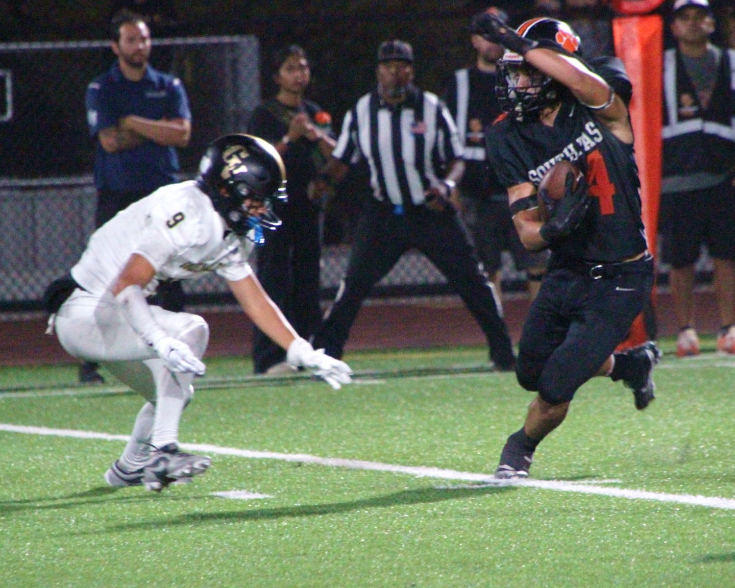 PHOTO: Henk Friezer | The South Pasadenan | South Pasadena High, now 2-2, dropped a 21-7 contest to Golden Valley, out of Santa Clarita, Friday night. The Tigers are now is gearing up to play their final non-league game on the road September 20 against Alhambra. After a bye, the Tigers then host Pasadena Poly October 4 in the Rio Hondo League opener.