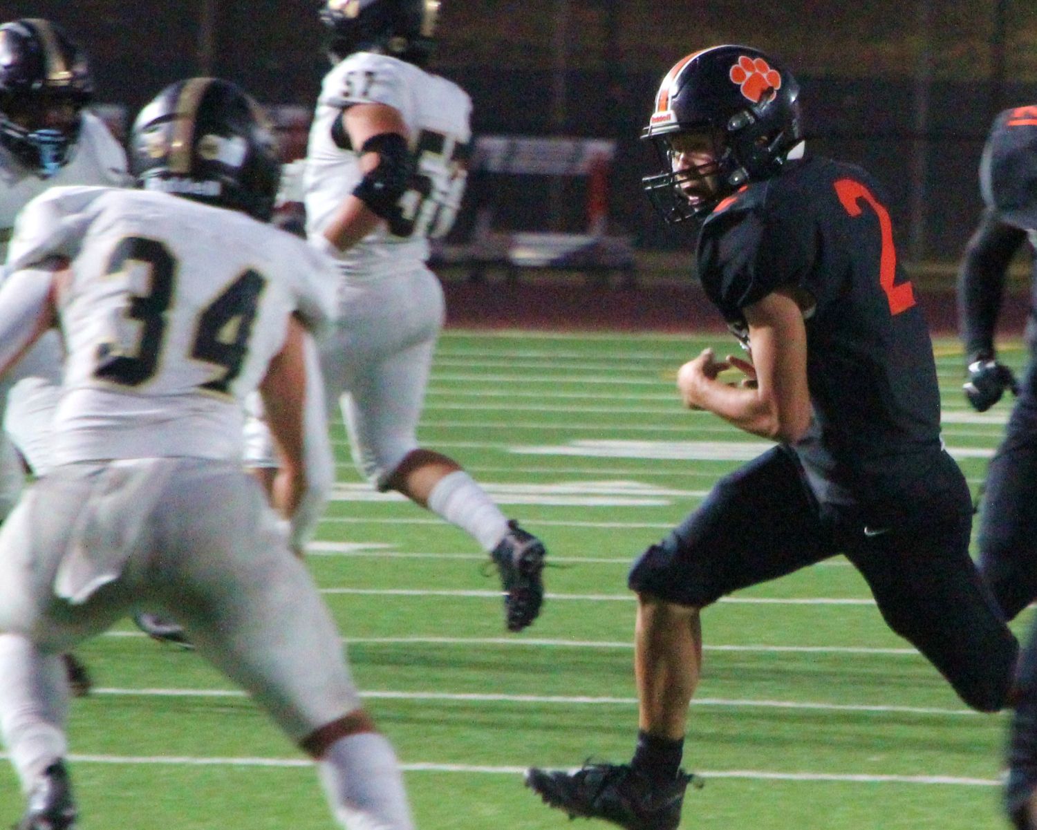 PHOTO: Henk Friezer | The South Pasadenan | South Pasadena High, now 2-2, dropped a 21-7 contest to Golden Valley, out of Santa Clarita, Friday night. The Tigers are now is gearing up to play their final non-league game on the road September 20 against Alhambra. After a bye, the Tigers then host Pasadena Poly October 4 in the Rio Hondo League opener.