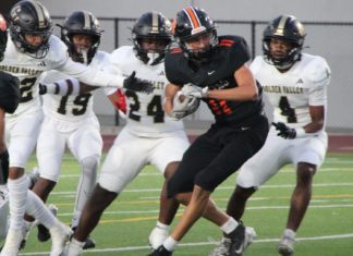 PHOTO: Henk Friezer | The South Pasadenan | South Pasadena High, now 2-2, dropped a 21-7 contest to Golden Valley, out of Santa Clarita, Friday night. The Tigers are now is gearing up to play their final non-league game on the road September 20 against Alhambra. After a bye, the Tigers then host Pasadena Poly October 4 in the Rio Hondo League opener.