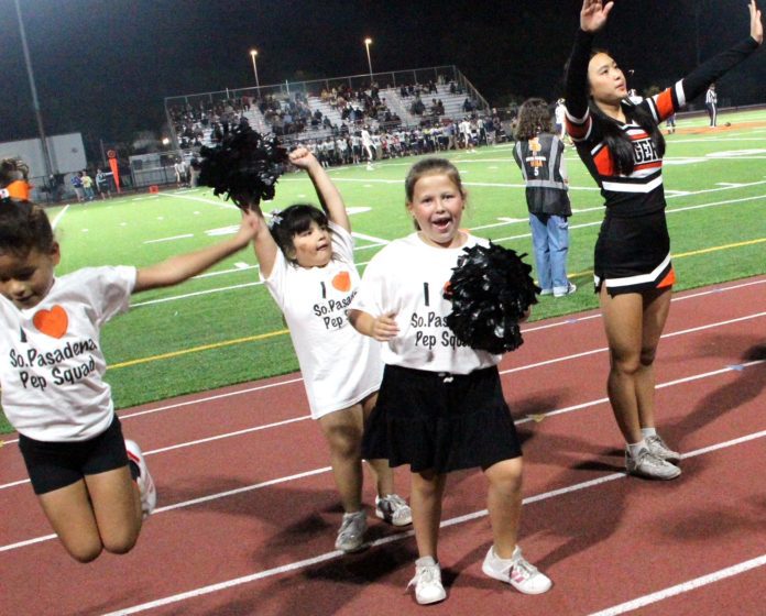 PHOTO: Henk Friezer | The South Pasadenan | Future cheerleaders take to the field with SPHS cheerleaders