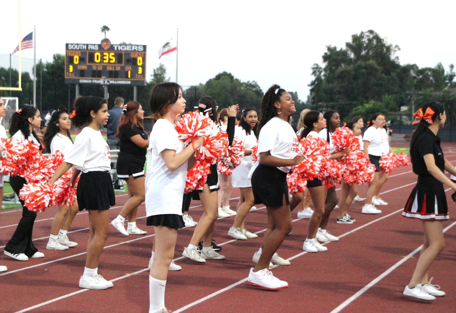 | The South Pasadenan | South Pasadena News PHOTO: Henk Friezer | The South Pasadenan | Future cheerleaders take to the field with SPHS cheerleaders