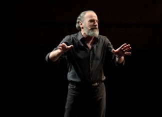 Mandy Patinkin in Concert | Being Alive with Adam Ben-David on Piano PHOTO: Joan Marcus | The South Pasadenan | Mandy Patinkin on stage in "Being Alive"