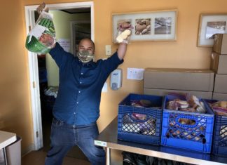 Pasadena Jaycees and Friends in Deed Work to Provide Thanksgiving Meals for Local Families