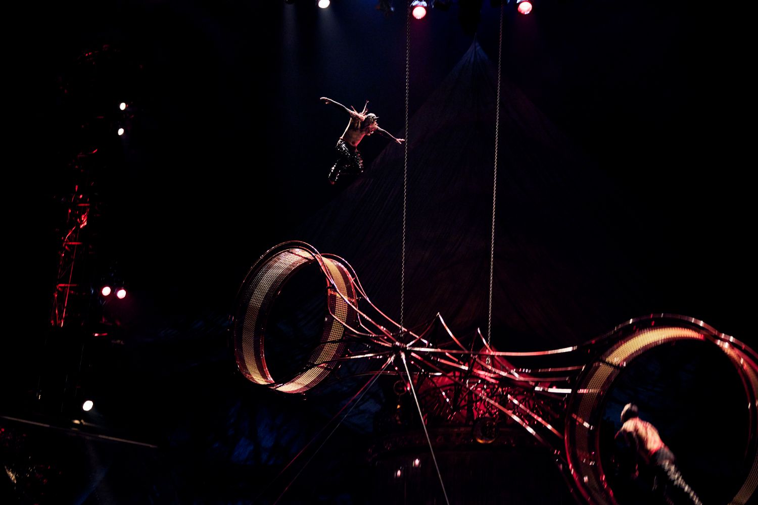 PHOTO Matt Beard | The South Pasadenan | The Wheel of Death in Cirque du Soleil's KOOZA