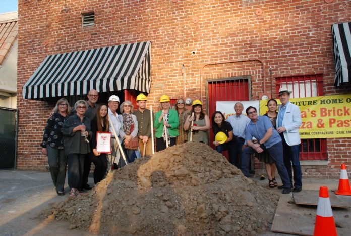 south-pasadena-news-10-31-2018-mammas-brick-oven-breaks-ground-at-new-location-01