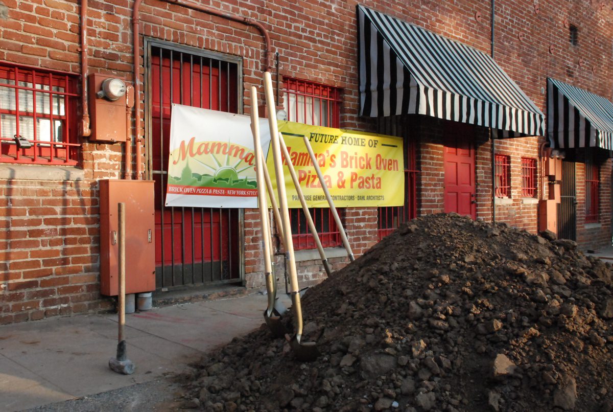 south-pasadena-news-10-31-2018-mammas-brick-oven-breaks-ground-at-new-location-09 | The South Pasadenan | South Pasadena News