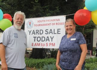 PHOTO: Sally Kilby | South Pasadenan News | Steve Fillingham and Janet Benjamin welcome customers to the South Pasadena Tournament of Roses’ yard sale at the War Memorial Building last August. The next sale will be Nov. 8-9. Community members can donate used items for the sale on Nov. 5-7. All proceeds go toward building and decorating the city’s self-built float that will ride down Colorado Boulevard Jan. 1 as part of the Pasadena Tournament of Roses Parade