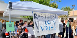 PHOTO: provided by South Pasadena High School | The South Pasadenan | A group of SPHS AP Government and Civics students register eligible students to vote during the voter registration drive on the Tiger Patio.