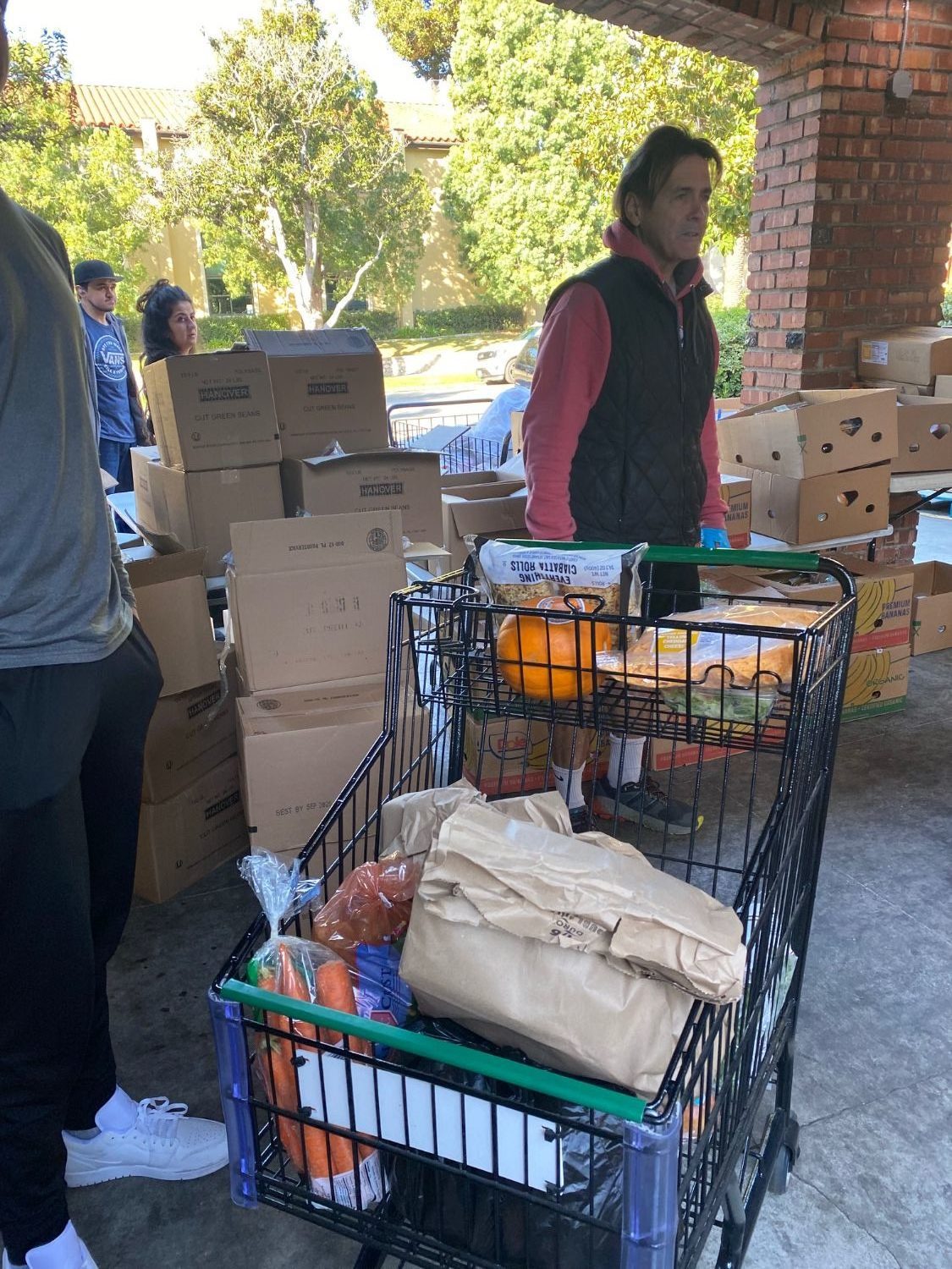 | The South Pasadenan | South Pasadena News PHOTO: Alisa Hayashida | The South Pasadenan | Thanksgiving Giving Bank at Holy Family Church.