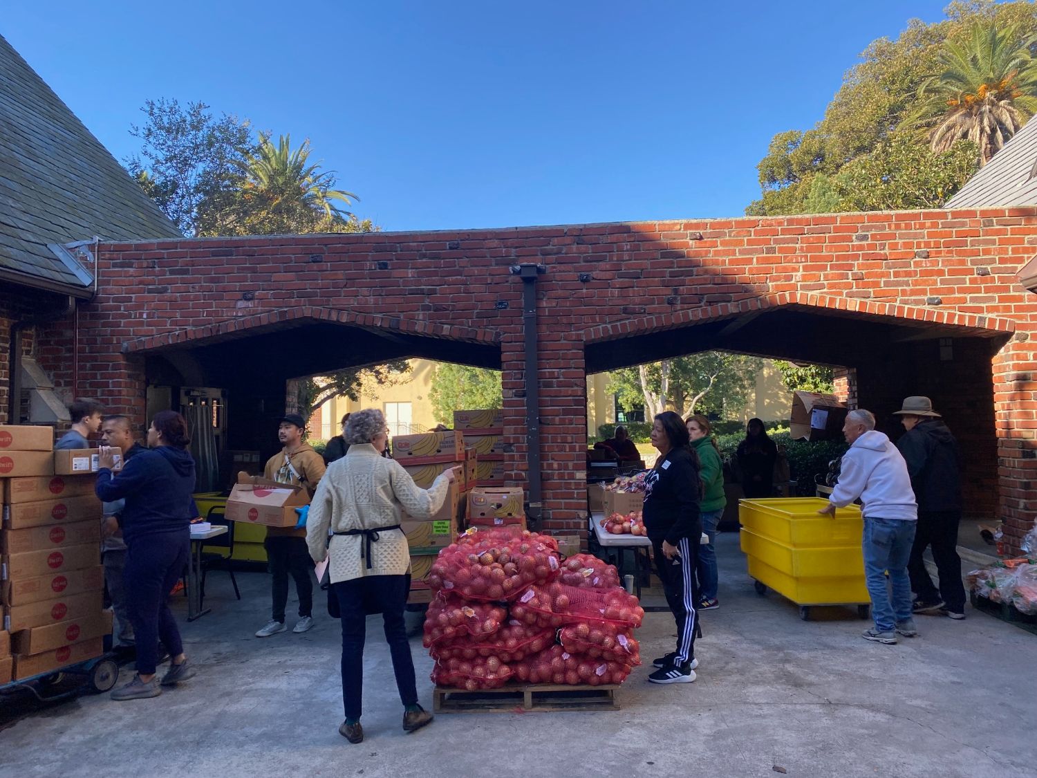 PHOTO: Alisa Hayashida | The South Pasadenan | Thanksgiving Giving Bank at Holy Family Church.