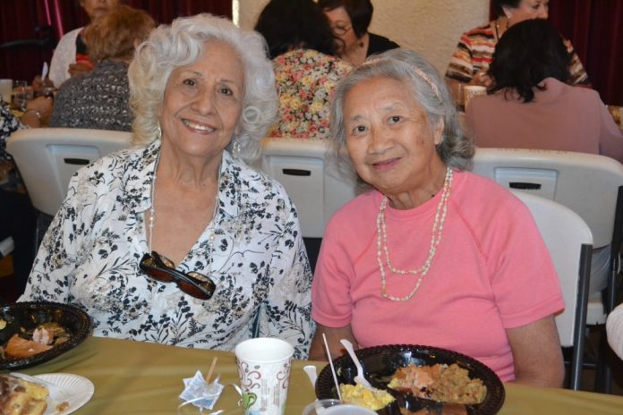 south-pasadena-news-11-22-17-happy-thanksgiving-to-our-seniors-from-sppd-25