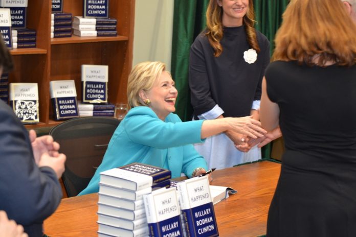 south-pasadena-news-12-01-17-south-pasadenans-meet-hillary-clinton-5