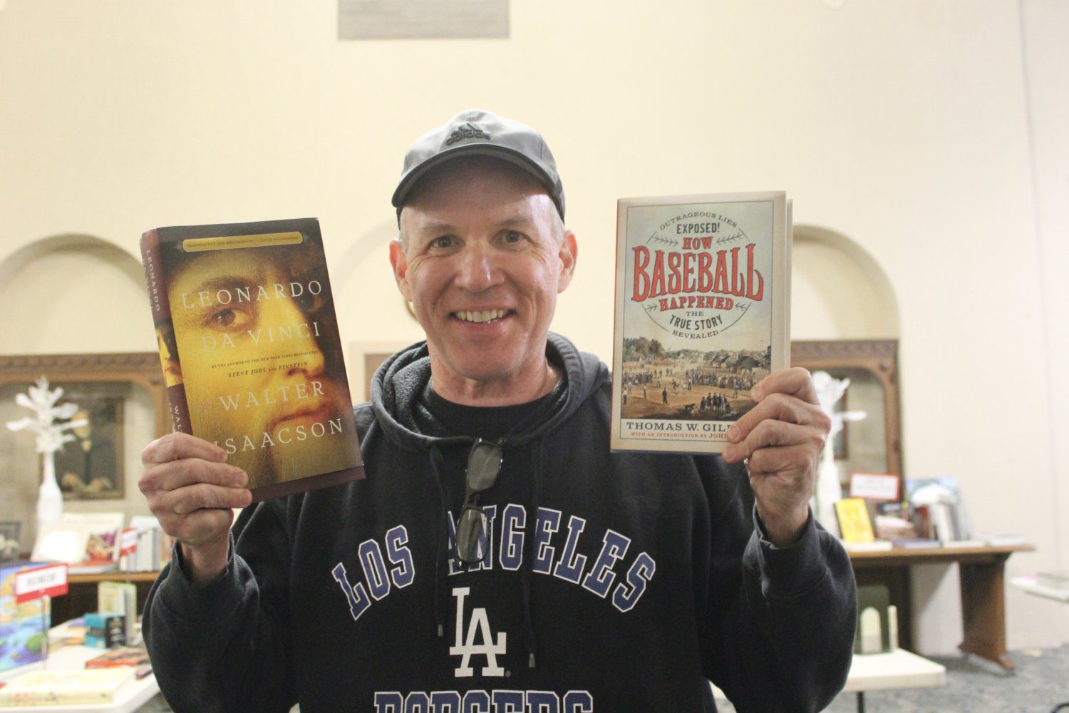 south-pasadena-news-12-09-2021-holiday-book-sale-Mark Langill | The South Pasadenan | South Pasadena News