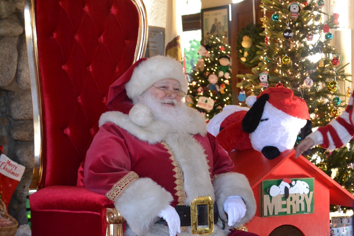 PHOTO: Alisa Hayashida | The South Pasadenan | Santa Claus visits South Pasadena for the city's annual Breakfast with Santa on December 9, 2023.