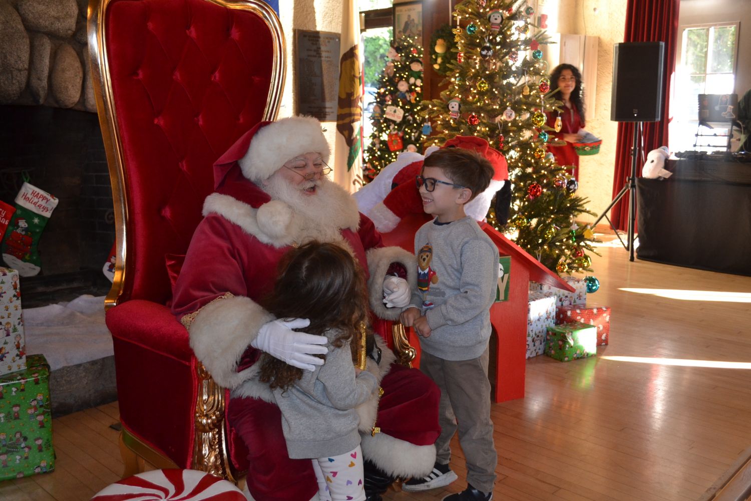 PHOTO: Alisa Hayashida | The South Pasadenan | Santa Claus visits South Pasadena for the city's annual Breakfast with Santa on December 9, 2023.