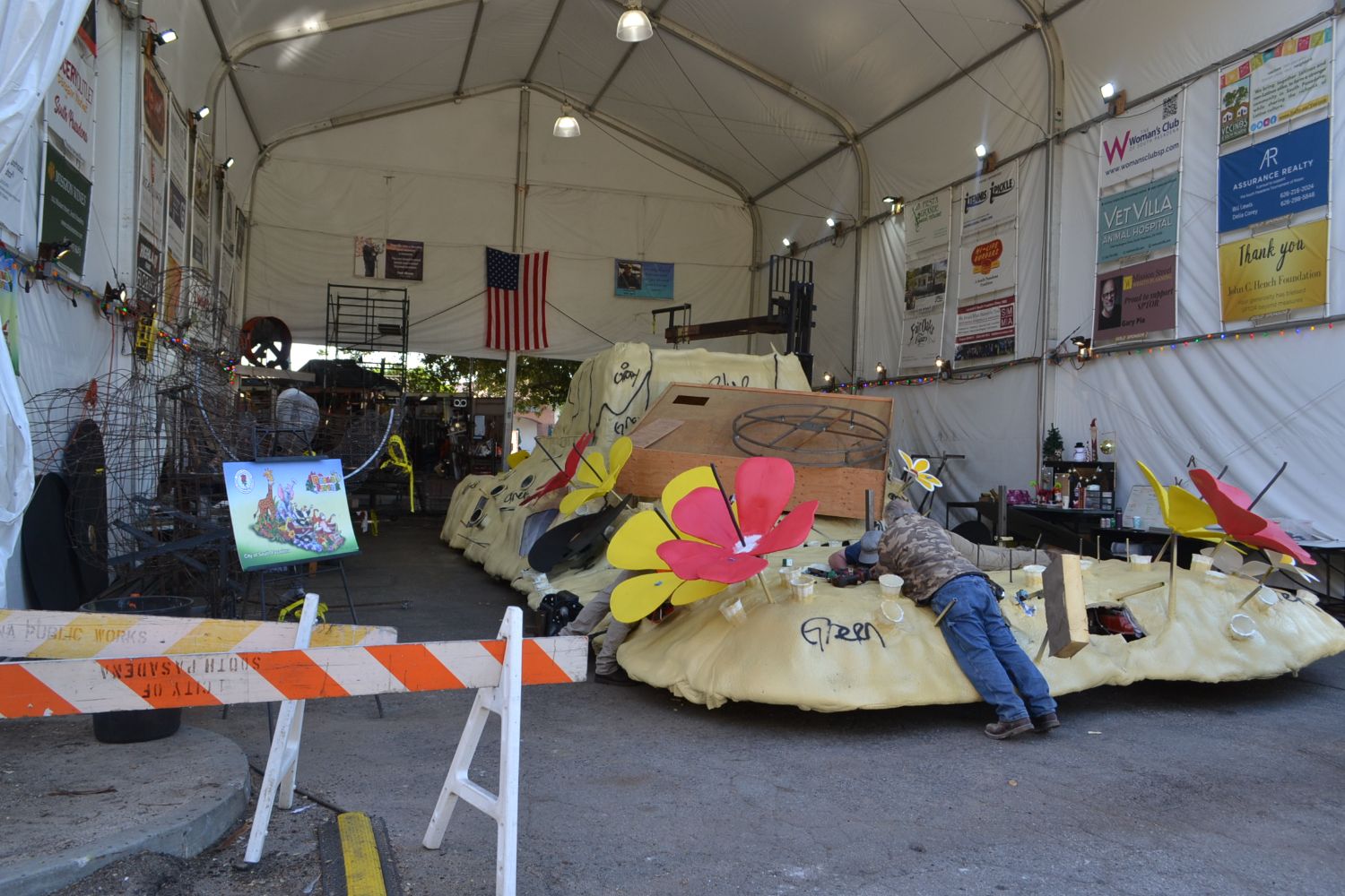 PHOTO: Alisa Hayashida | The South Pasadenan | Volunteers working on the South Pasadena Rose Parade Float, Boogie Fever, for the 2024 Rose Parade that will be held January 1, 2024.