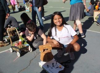 Arroyo Vista Elementary Students Roll Out State Floats