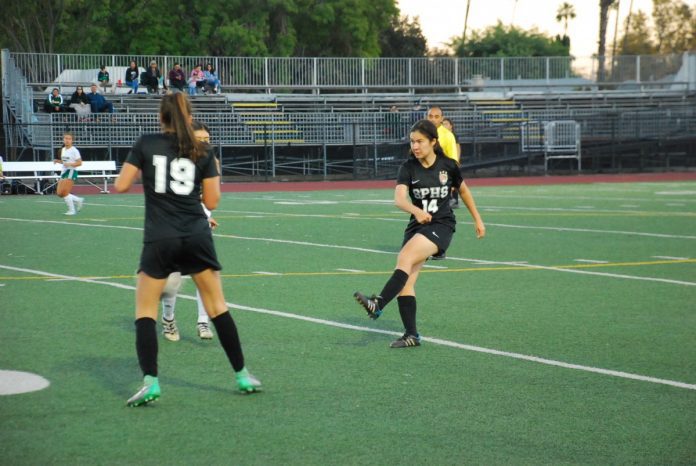 south-pasadena-news-12-14-2018-south-pasadena-high-school-girls-soccer-team-records-big-win-at-sphs-10