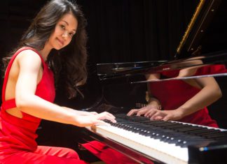 The Yuko Mabuchi Trio Performs at 61st Annual LA County Holiday Celebration
