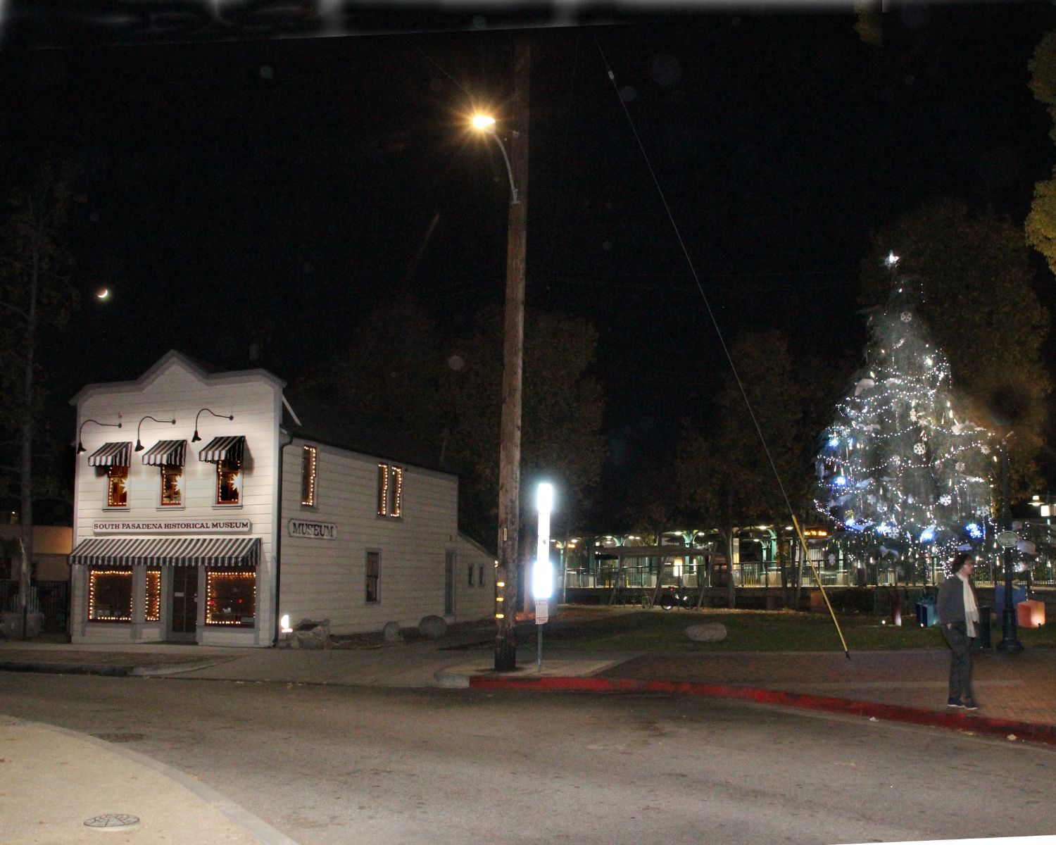 south-pasadena-news-12-19-2023-henk-friezer-christmas-lights7 | The South Pasadenan | South Pasadena News