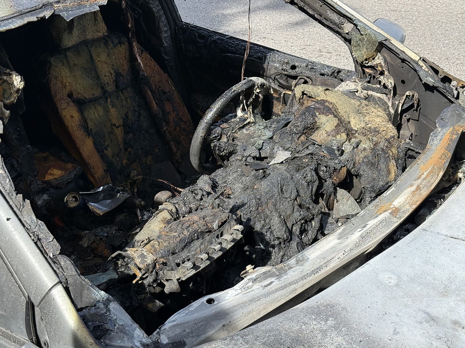 PHOTO: Steven Lawrence | The South Pasadenan News | Morning car fire quickly handled by South Pasadena Fire Department & Police. Driver with burn injuries to hands
