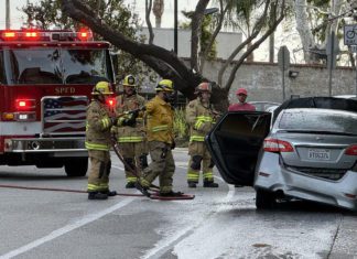 PHOTO: Steven Lawrence | The South Pasadenan News | Morning car fire quickly handled by South Pasadena Fire Department & Police. Driver with burn injuries to hands