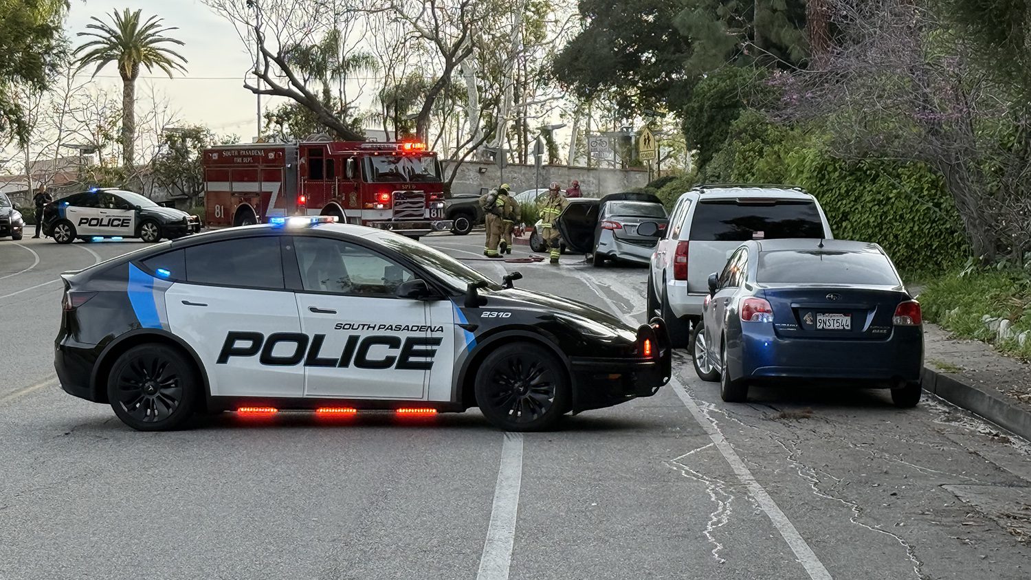 PHOTO: Steven Lawrence | The South Pasadenan News | Morning car fire quickly handled by South Pasadena Fire Department & Police. Driver with burn injuries to hands