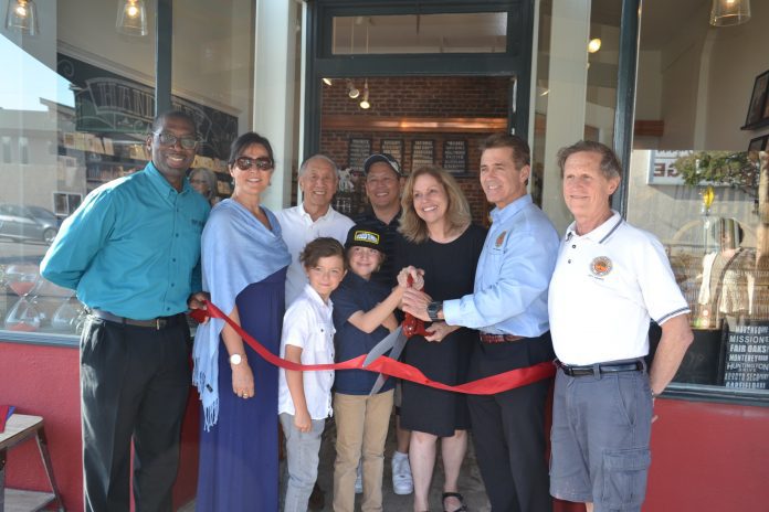 south-pasadenan-06-03-17-retreat-celebrates-grand-opening-with-ribbon-cutting (3)