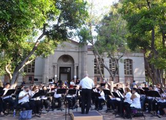 South Pasadenans Gather at Library Park for Patriotic Concert by Colburn Adult Wind Symphony